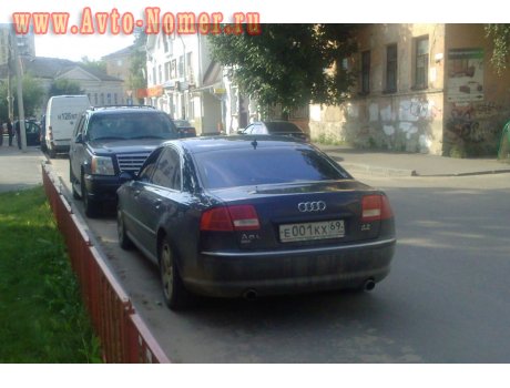 е001кх69, Audi A8