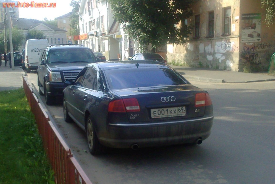 е 001 кх 69, Audi A8 2nd gen (D3/4E2/4E8), 2002–2010