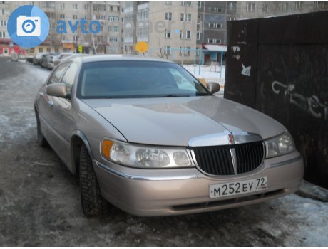 м252еу72, Lincoln Town Car