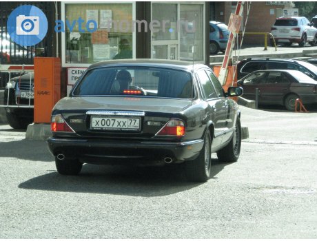 х007хх77, Daimler Super V8