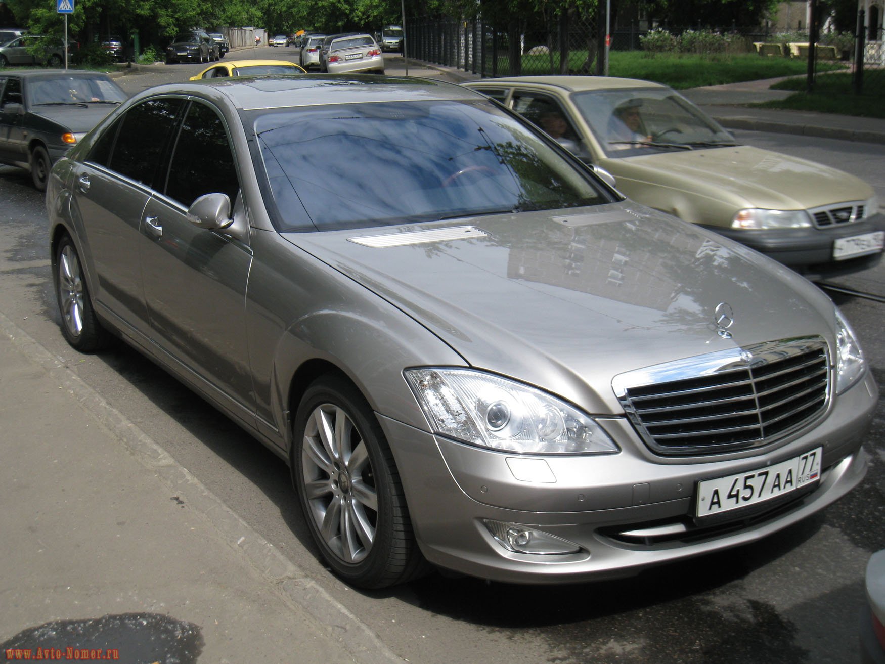 а 457 аа 77, Mercedes-Benz S-Klasse 7th gen (W221/V221), 2005–2013