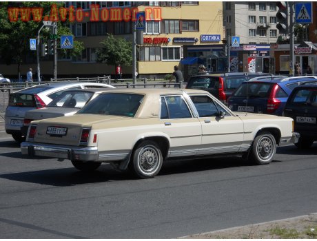 н855тт78, Ford Crown Victoria