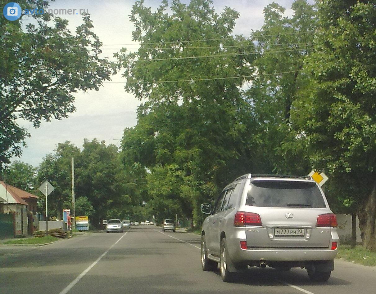м 777 рн 93, Lexus LX 3rd gen (J200), 2007–2012