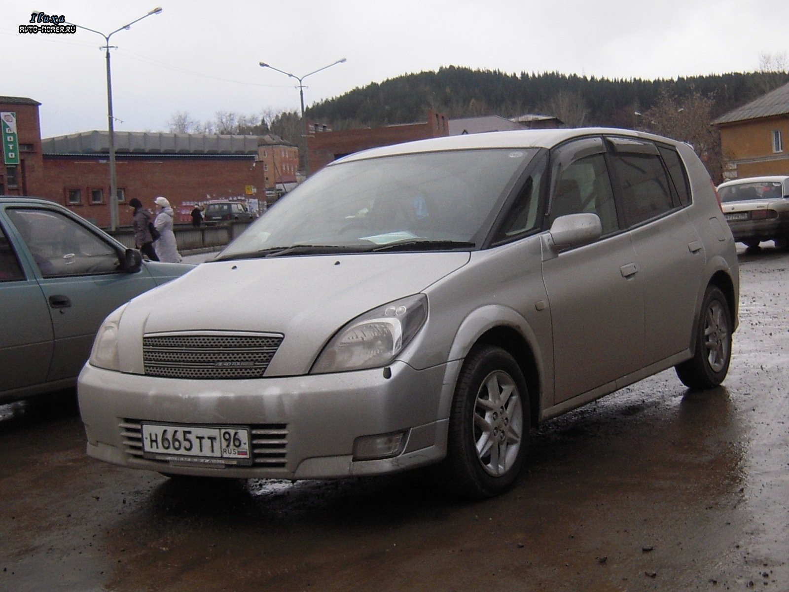 н 665 тт 96, Toyota Opa 1st gen (XT10), 2000–2005