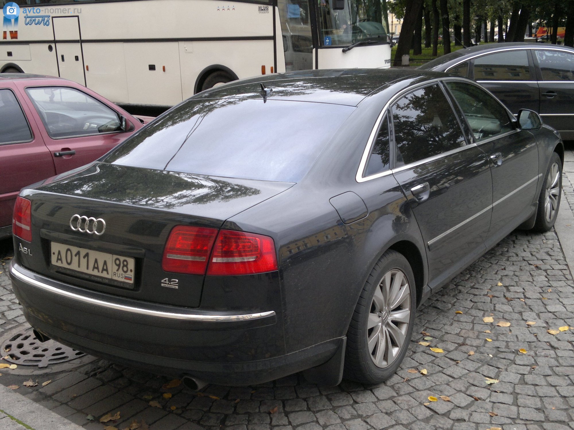 а 011 аа 98, Audi A8 2nd gen (D3/4E2/4E8), 2002–2010