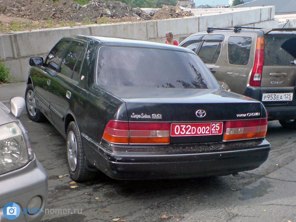 032 D 002 25, Toyota Crown 10th gen Sedan (S150), 1995–2001