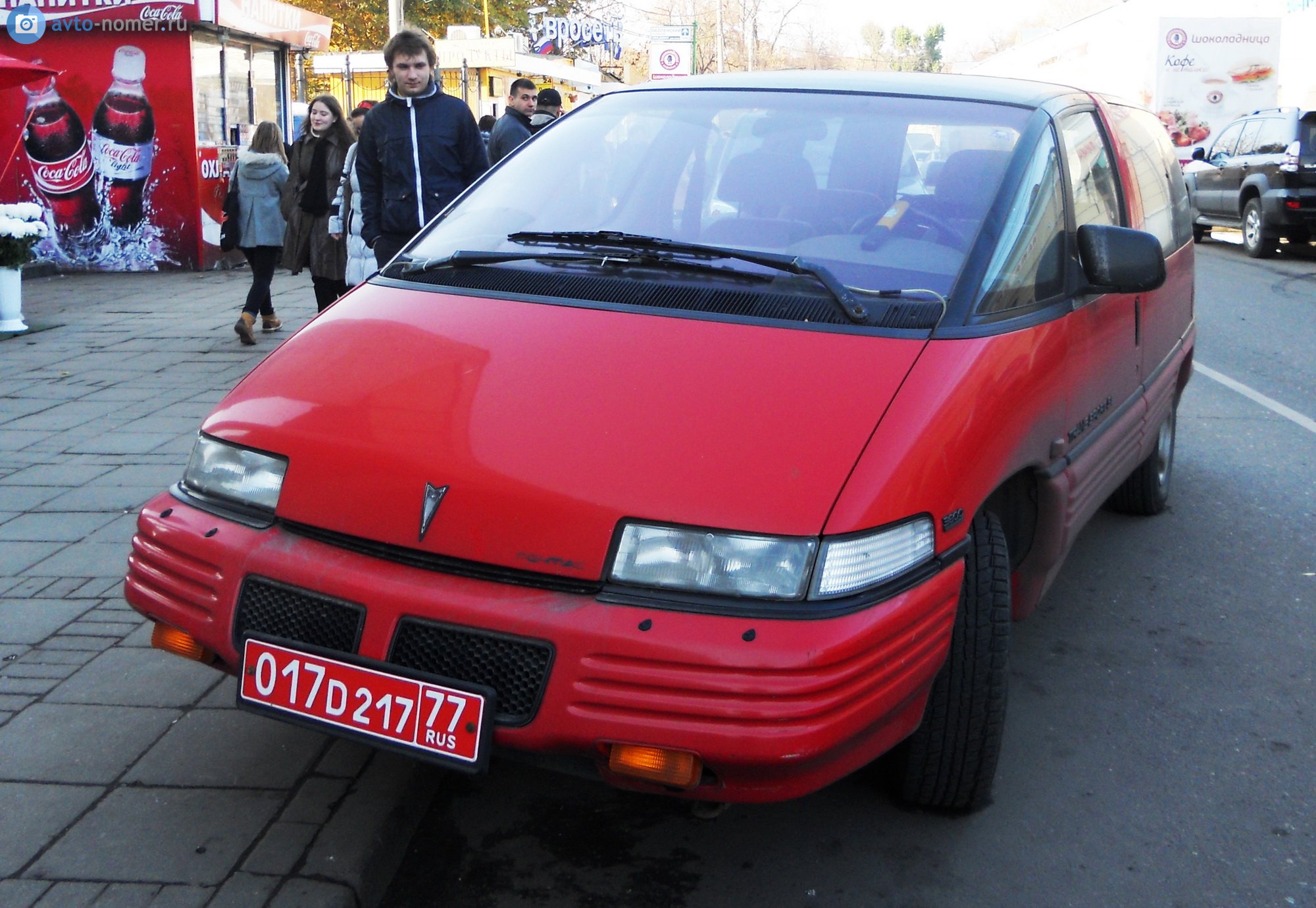 017 D 217 77, Pontiac Trans Sport 