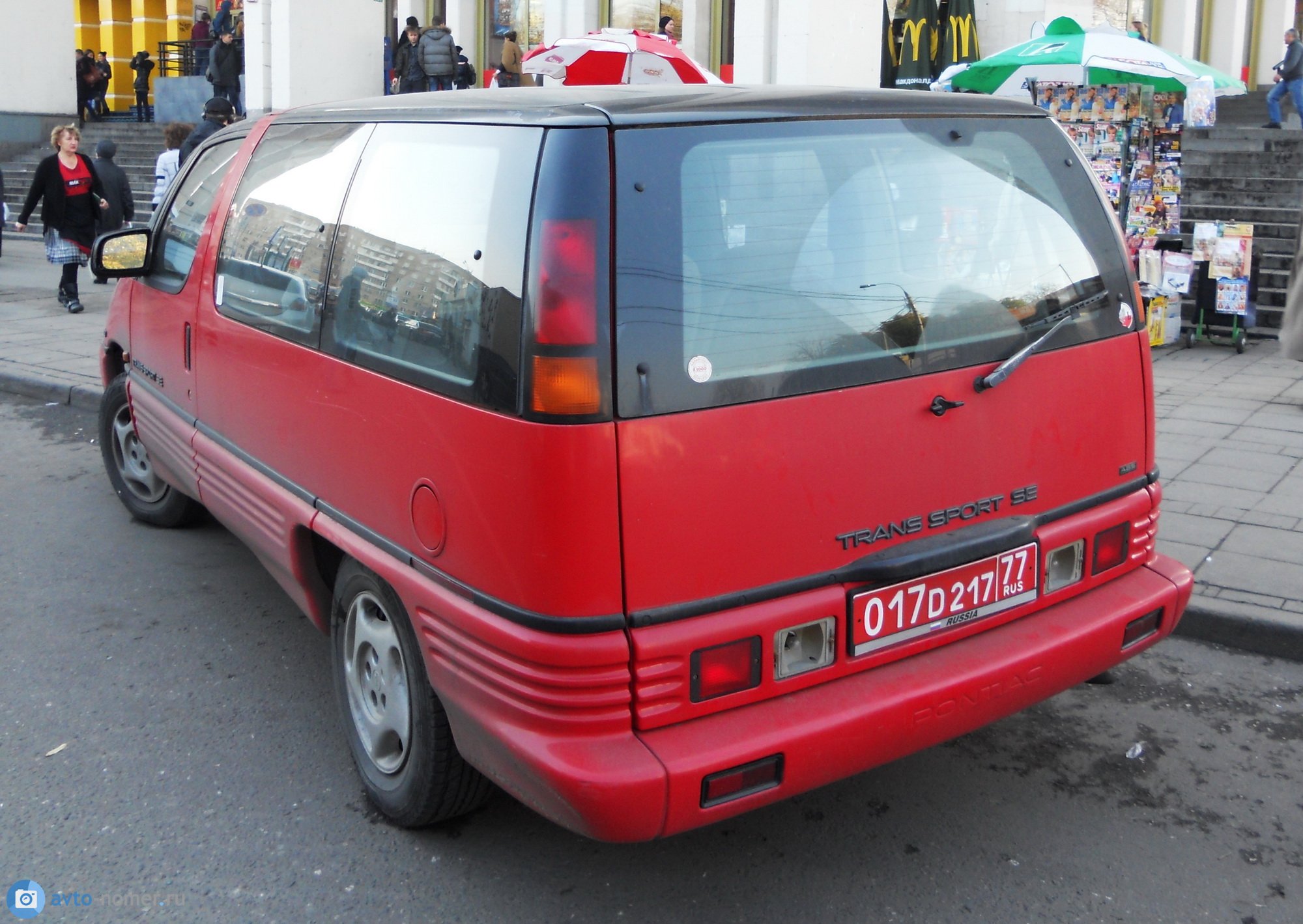 017 D 217 77, Pontiac Trans Sport 