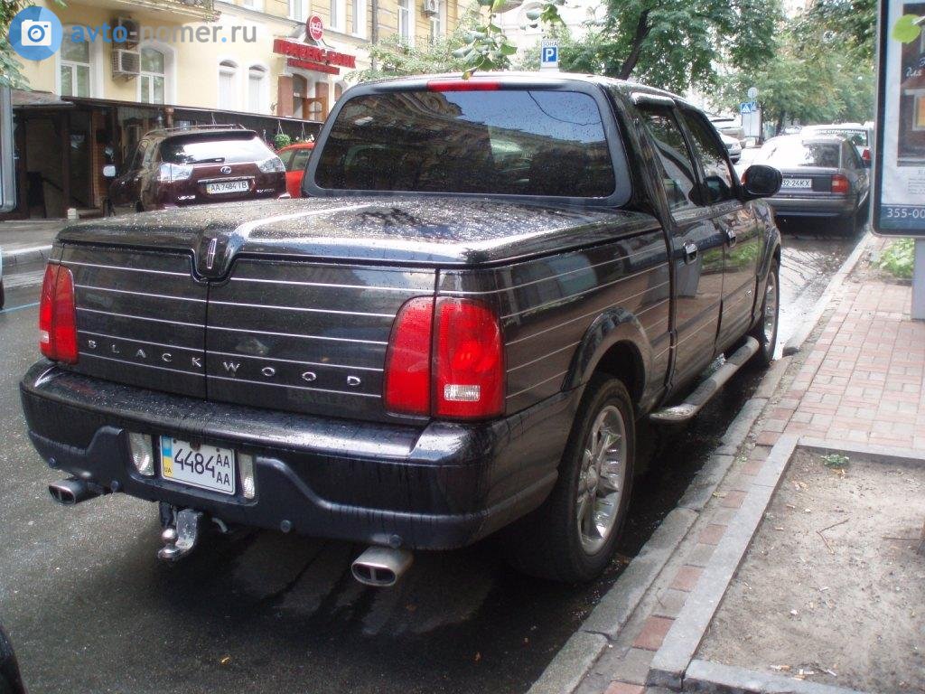 AA 4484 AA, Lincoln Blackwood 1st gen (P225), 2001–2002